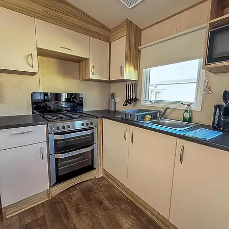 Great 8 Berth Caravan In Norfolk Near To Great Yarmouth Ref 20178Bs Hopton on Sea Exterior photo